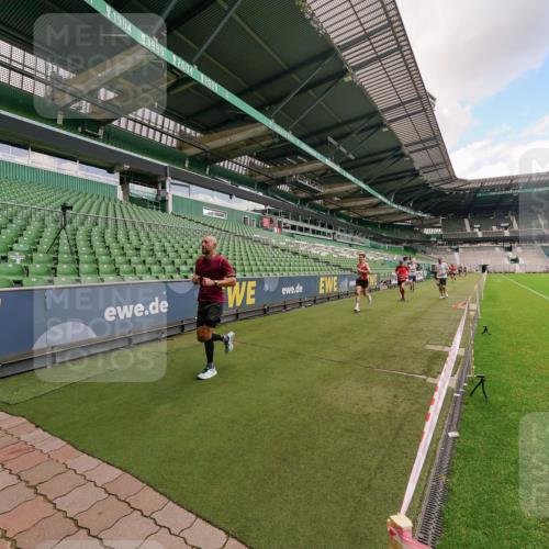 13.09.2026 - 21. swb-Marathon Bremen Michael Burmester http://msf.ph/oto/10302719 13.09.2026 12:37:19 Laufen im Stadion 365, 466, 658, 850, 895, 1090, 1288, 1385, 1485, 1583, 1604, 1754, 1993, 2073, 2585, 2670, 3617, 7244, 7768, 8075, 8081, 8729, 9522, 13033, 250, 272, 299, 525, 919, 1089, 1212, 2072, 5428, 7741 meine-sportfotos.de