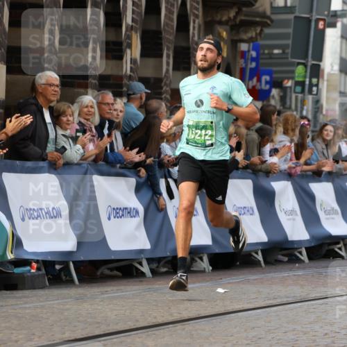 13.09.2026 - 21. swb-Marathon Bremen Strokosch-Dieckow http://msf.ph/oto/10302742 13.09.2026 12:53:46 Ziel 2352, 2670, 3080, 3606, 8081, 5160, 13212 meine-sportfotos.de