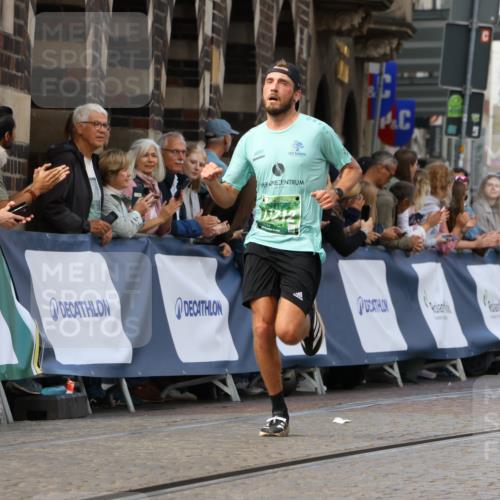 13.09.2026 - 21. swb-Marathon Bremen Strokosch-Dieckow http://msf.ph/oto/10302762 13.09.2026 12:53:46 Ziel 2352, 2670, 3080, 3606, 8081, 5160, 13212 meine-sportfotos.de