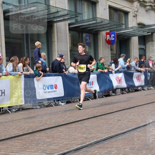 13.09.2026 - 21. swb-Marathon Bremen Strokosch-Dieckow http://msf.ph/oto/10302765 13.09.2026 10:50:52 Ziel 10200, 10381, 10471, 10515, 10808, 10887, 11087, 11339, 11503, 11537, 11625, 11626, 11801, 11973, 12004, 12051, 12133, 12303, 12407, 12552, 10267, 10537, 10764, 11076, 11087, 11170, 11220, 11276, 11664, 11753, 11774, 11961, 12052, 12070, 12179, 12309, 12351, 12488, 12560, 13544 meine-sportfotos.de