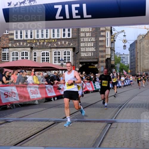 13.09.2026 - 21. swb-Marathon Bremen Tim E. http://msf.ph/oto/10302769 13.09.2026 10:45:28 Ziel 10096, 10143, 10214, 10398, 10866, 11020, 11396, 11695, 12054, 13591 meine-sportfotos.de