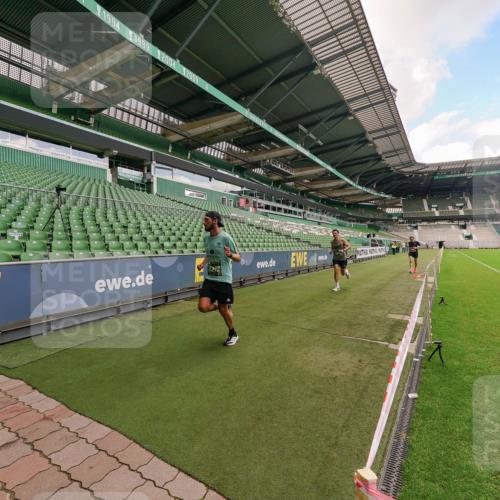 13.09.2026 - 21. swb-Marathon Bremen Michael Burmester http://msf.ph/oto/10302775 13.09.2026 12:38:06 Laufen im Stadion 277, 346, 466, 658, 895, 901, 1090, 1118, 1248, 1320, 1323, 1385, 1472, 1485, 1583, 1587, 1604, 1754, 1911, 2073, 2141, 2352, 2585, 2670, 3080, 3606, 3617, 5160, 6112, 7244, 7650, 8077, 8081, 8729, 9399, 9522, 9617, 250, 272, 299, 525, 919, 1089, 1212, 1875, 2072, 5428 meine-sportfotos.de
