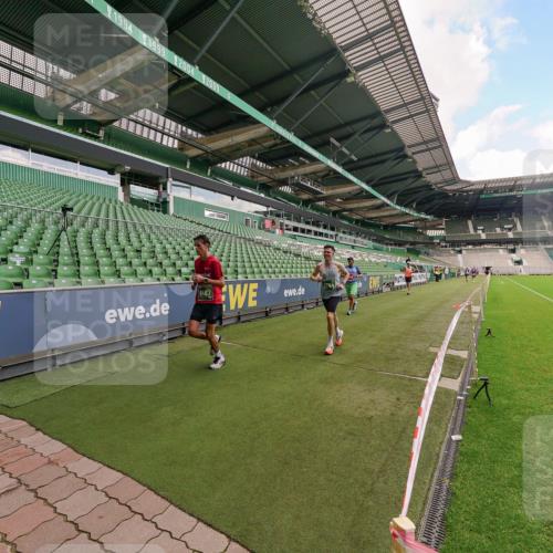13.09.2026 - 21. swb-Marathon Bremen Michael Burmester http://msf.ph/oto/10302794 13.09.2026 12:38:43 Laufen im Stadion 277, 346, 466, 658, 807, 895, 901, 1090, 1118, 1248, 1320, 1323, 1472, 1576, 1587, 1604, 1717, 1751, 1754, 1758, 1795, 1800, 1911, 2049, 2099, 2141, 2352, 2585, 2670, 3080, 3606, 5160, 5163, 5912, 6112, 7650, 8077, 8081, 8467, 9399, 9522, 9617, 250, 272, 850, 919, 1089, 1550, 1875, 1993, 4232, 7692, 13033 meine-sportfotos.de