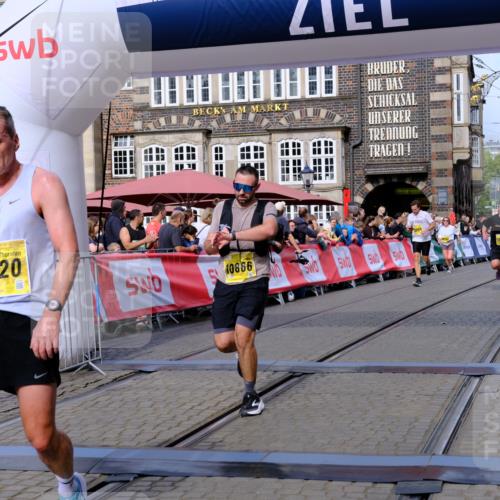 13.09.2026 - 21. swb-Marathon Bremen Tim E. http://msf.ph/oto/10302797 13.09.2026 10:45:31 Ziel 10096, 10143, 10214, 10398, 10866, 11020, 11396, 11695, 12054, 12475, 13591 meine-sportfotos.de