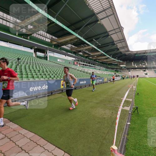 13.09.2026 - 21. swb-Marathon Bremen Michael Burmester http://msf.ph/oto/10302799 13.09.2026 12:38:44 Laufen im Stadion 277, 346, 466, 658, 807, 895, 901, 1090, 1118, 1248, 1320, 1323, 1472, 1576, 1587, 1604, 1717, 1751, 1754, 1758, 1795, 1800, 1911, 2049, 2099, 2141, 2352, 2585, 2670, 3080, 3606, 3744, 5160, 5163, 5912, 6112, 7650, 8077, 8081, 8467, 9399, 9522, 9617, 250, 272, 850, 1089, 1550, 1875, 1993, 4232, 7692, 13033 meine-sportfotos.de