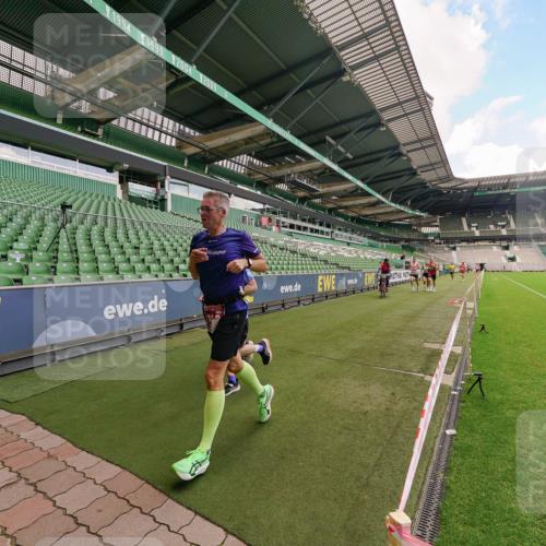 13.09.2026 - 21. swb-Marathon Bremen Michael Burmester http://msf.ph/oto/10302811 13.09.2026 12:38:57 Laufen im Stadion 277, 346, 807, 895, 901, 1090, 1118, 1248, 1320, 1323, 1472, 1508, 1576, 1587, 1604, 1717, 1751, 1758, 1795, 1800, 1852, 1911, 2049, 2099, 2141, 2352, 2585, 2670, 3080, 3606, 3744, 5160, 5163, 5912, 6112, 7650, 8077, 8081, 8467, 9399, 9522, 9617, 9630, 250, 272, 365, 850, 1089, 1288, 1550, 1875, 1993, 4232, 7692, 8075, 13033 meine-sportfotos.de
