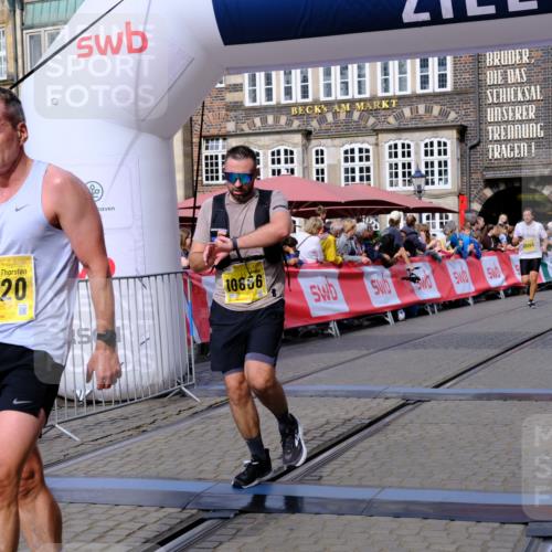13.09.2026 - 21. swb-Marathon Bremen Tim E. http://msf.ph/oto/10302812 13.09.2026 10:45:31 Ziel 10096, 10143, 10214, 10398, 10866, 11020, 11396, 11695, 12054, 12475, 13591 meine-sportfotos.de