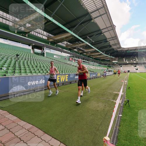 13.09.2026 - 21. swb-Marathon Bremen Michael Burmester http://msf.ph/oto/10302819 13.09.2026 12:39:01 Laufen im Stadion 277, 346, 807, 895, 901, 1090, 1118, 1248, 1320, 1323, 1472, 1508, 1576, 1587, 1604, 1717, 1751, 1758, 1795, 1800, 1852, 1911, 2049, 2099, 2141, 2352, 2670, 3080, 3606, 3744, 5160, 5163, 5912, 6112, 7650, 8077, 8081, 8467, 9399, 9522, 9617, 9630, 13080, 250, 272, 365, 850, 1089, 1288, 1550, 1875, 1993, 4232, 7692, 8075, 13033 meine-sportfotos.de