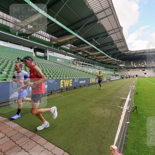 13.09.2026 - 21. swb-Marathon Bremen Michael Burmester http://msf.ph/oto/10302827 13.09.2026 12:39:06 Laufen im Stadion 277, 346, 807, 895, 901, 1118, 1248, 1320, 1323, 1472, 1508, 1576, 1587, 1604, 1717, 1751, 1758, 1795, 1800, 1852, 1911, 2049, 2099, 2141, 2352, 2670, 3080, 3606, 3744, 5160, 5163, 5912, 6112, 6630, 7650, 8077, 8081, 8467, 9399, 9522, 9617, 9630, 10034, 13080, 250, 272, 365, 850, 1089, 1288, 1550, 1875, 1993, 4232, 7692, 8075, 13033 meine-sportfotos.de