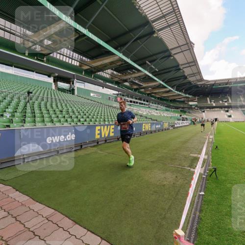 13.09.2026 - 21. swb-Marathon Bremen Michael Burmester http://msf.ph/oto/10302834 13.09.2026 12:39:21 Laufen im Stadion 277, 346, 453, 807, 895, 901, 1118, 1248, 1320, 1323, 1379, 1472, 1508, 1540, 1576, 1587, 1604, 1717, 1751, 1758, 1795, 1800, 1852, 1911, 2049, 2099, 2141, 2352, 2670, 3080, 3606, 3744, 5160, 5163, 5912, 6112, 6630, 7118, 7650, 8077, 8467, 9399, 9522, 9617, 9630, 10034, 13080, 365, 850, 1288, 1550, 1875, 1993, 4232, 7692, 7768, 8075, 13033 meine-sportfotos.de