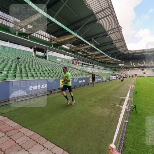 13.09.2026 - 21. swb-Marathon Bremen Michael Burmester http://msf.ph/oto/10302879 13.09.2026 12:40:30 Laufen im Stadion 126, 371, 453, 603, 640, 650, 671, 735, 744, 807, 862, 912, 957, 1136, 1336, 1379, 1381, 1508, 1540, 1571, 1614, 1758, 1795, 1797, 1800, 1852, 1860, 1901, 1930, 1950, 2049, 2099, 2986, 3744, 4381, 4936, 5912, 6201, 6630, 7118, 7671, 8065, 8467, 9065, 9329, 9630, 10034, 13080, 13224, 365, 466, 658, 850, 1090, 1288, 1385, 1485, 1583, 1754, 1993, 2073, 2585, 3617, 7244, 7768, 8075, 8729, 13033 meine-sportfotos.de