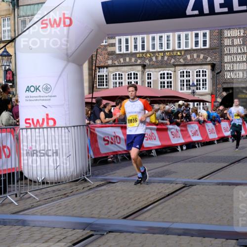 13.09.2026 - 21. swb-Marathon Bremen Tim E. http://msf.ph/oto/10302912 13.09.2026 10:45:40 Ziel 10143, 10318, 10352, 10398, 10536, 10866, 11020, 11088, 11209, 11232, 11396, 11478, 11695, 11749, 11835, 12054, 12475, 12534 meine-sportfotos.de