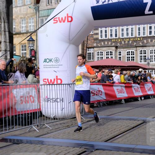 13.09.2026 - 21. swb-Marathon Bremen Tim E. http://msf.ph/oto/10302931 13.09.2026 10:45:40 Ziel 10143, 10318, 10352, 10398, 10536, 10866, 11020, 11088, 11209, 11232, 11396, 11478, 11695, 11749, 11835, 12054, 12475, 12534 meine-sportfotos.de