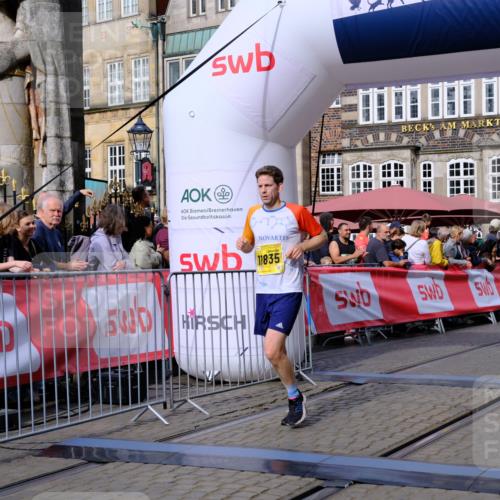 13.09.2026 - 21. swb-Marathon Bremen Tim E. http://msf.ph/oto/10302939 13.09.2026 10:45:40 Ziel 10143, 10318, 10352, 10398, 10536, 10866, 11020, 11088, 11209, 11232, 11396, 11478, 11695, 11749, 11835, 12054, 12475, 12534 meine-sportfotos.de