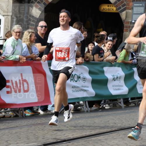 13.09.2026 - 21. swb-Marathon Bremen Strokosch-Dieckow http://msf.ph/oto/10302958 13.09.2026 12:54:04 Ziel 272, 1089, 1168, 1606, 3606, 5160, 13212, 1256, 1629, 9399, 9617 meine-sportfotos.de