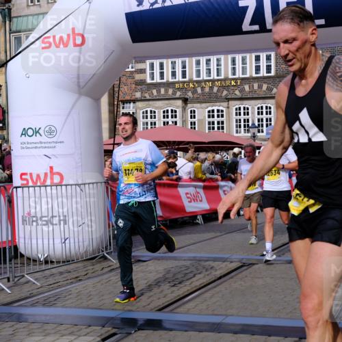 13.09.2026 - 21. swb-Marathon Bremen Tim E. http://msf.ph/oto/10302959 13.09.2026 10:45:42 Ziel 10318, 10352, 10398, 10536, 10866, 11088, 11209, 11232, 11478, 11695, 11749, 11835, 12054, 12290, 12355, 12475, 12534 meine-sportfotos.de