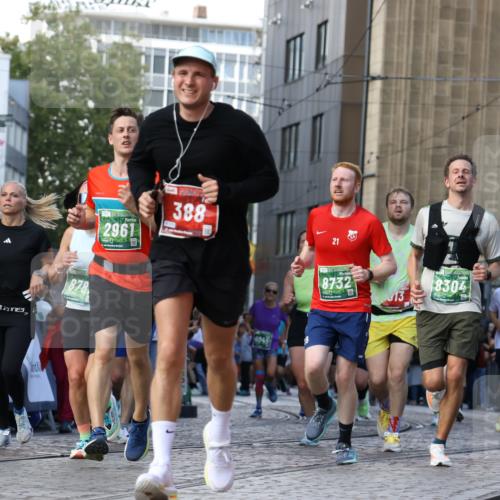 13.09.2026 - 21. swb-Marathon Bremen Strokosch-Dieckow http://msf.ph/oto/10302962 13.09.2026 13:23:03 Ziel 388, 913, 2040, 2402, 2481, 2771, 2806, 3145, 4483, 6707, 6737, 6792, 6891, 7586, 8547, 8551, 8694, 9090, 9510, 1809, 1900, 2306, 2367, 2427, 2827, 2899, 2961, 3374, 3729, 3920, 5114, 8045, 8231, 8304, 8732, 8787, 9827, 10127 meine-sportfotos.de
