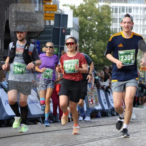 13.09.2026 - 21. swb-Marathon Bremen Strokosch-Dieckow http://msf.ph/oto/10303010 13.09.2026 13:23:11 Ziel 913, 1963, 2040, 2771, 2806, 3145, 3560, 6707, 6737, 6792, 7909, 8377, 8551, 8646, 8671, 8672, 9090, 9510, 2306, 2427, 2899, 3531, 3861, 5820, 5821, 6923, 8045, 8863, 9436, 9827, 10127 meine-sportfotos.de
