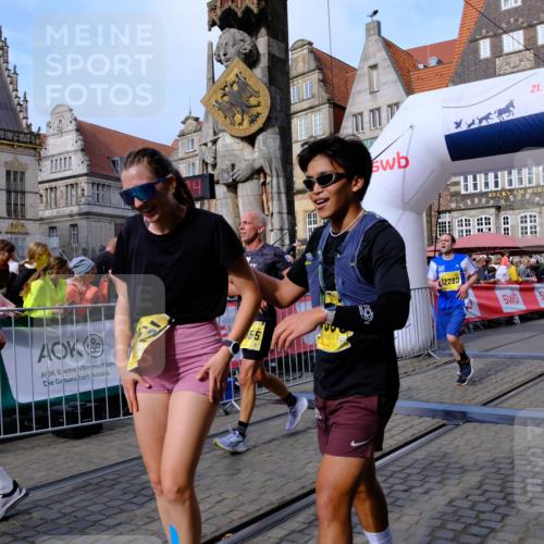 13.09.2026 - 21. swb-Marathon Bremen Tim E. http://msf.ph/oto/10303048 13.09.2026 10:45:50 Ziel 10318, 10352, 10536, 10541, 10583, 11063, 11088, 11209, 11232, 11478, 11559, 11749, 11835, 11845, 12087, 12290, 12355, 12534, 13532, 13628 meine-sportfotos.de