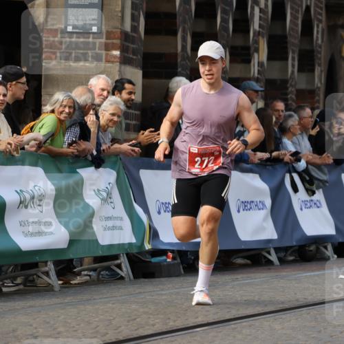 13.09.2026 - 21. swb-Marathon Bremen Strokosch-Dieckow http://msf.ph/oto/10303069 13.09.2026 12:54:10 Ziel 272, 5160, 13212 meine-sportfotos.de