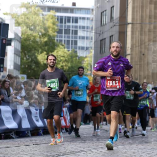 13.09.2026 - 21. swb-Marathon Bremen Strokosch-Dieckow http://msf.ph/oto/10303105 13.09.2026 13:23:19 Ziel 1809, 1935, 1963, 2040, 2367, 2827, 2914, 2961, 3098, 3145, 3233, 3560, 5114, 6737, 7909, 8304, 8377, 8646, 8671, 8672, 8787, 8819, 8820, 9921, 672, 2371, 2409, 3078, 3138, 3173, 3531, 3861, 3939, 6848, 6923, 8560, 8863, 9088, 9196, 9436 meine-sportfotos.de