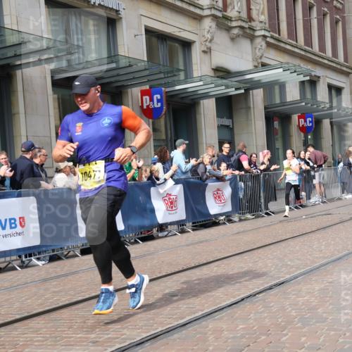 13.09.2026 - 21. swb-Marathon Bremen Strokosch-Dieckow http://msf.ph/oto/10303111 13.09.2026 10:51:09 Ziel 10334, 10381, 10544, 10763, 10825, 10862, 10887, 10984, 11145, 11503, 11787, 11973, 12051, 12133, 12424, 12548, 13631, 10200, 10471, 10515, 10537, 10808, 11076, 11087, 11170, 11339, 11537, 11625, 11626, 11801, 12004, 12133, 12179, 12303, 12351, 12407, 12552, 12560 meine-sportfotos.de
