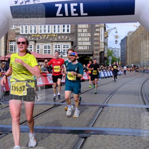 13.09.2026 - 21. swb-Marathon Bremen Tim E. http://msf.ph/oto/10303116 13.09.2026 10:45:58 Ziel 10352, 10464, 10536, 10541, 10583, 10987, 11015, 11063, 11088, 11209, 11279, 11559, 11749, 11762, 11845, 12087, 12290, 12355, 13532, 13595, 13628 meine-sportfotos.de
