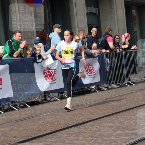 13.09.2026 - 21. swb-Marathon Bremen Strokosch-Dieckow http://msf.ph/oto/10303122 13.09.2026 10:51:10 Ziel 10334, 10381, 10544, 10763, 10825, 10862, 10887, 10984, 11145, 11503, 11787, 11973, 12051, 12329, 12424, 12548, 13631, 10200, 10471, 10515, 10537, 10808, 11087, 11170, 11339, 11503, 11537, 11625, 11626, 11801, 11973, 12004, 12133, 12179, 12303, 12351, 12407, 12552, 12560 meine-sportfotos.de