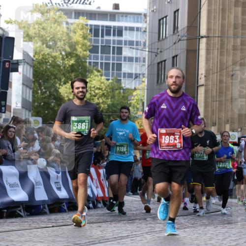 13.09.2026 - 21. swb-Marathon Bremen Strokosch-Dieckow http://msf.ph/oto/10303132 13.09.2026 13:23:20 Ziel 1809, 1900, 1935, 1963, 2040, 2367, 2827, 2914, 2961, 3098, 3145, 3233, 3374, 3560, 3729, 3920, 5114, 6737, 7909, 8304, 8377, 8646, 8671, 8672, 8732, 8787, 8819, 8820, 9921, 135, 672, 2371, 2409, 2490, 2627, 3078, 3138, 3173, 3531, 3856, 3861, 3939, 6843, 6848, 6923, 8560, 8863, 9088, 9196 meine-sportfotos.de