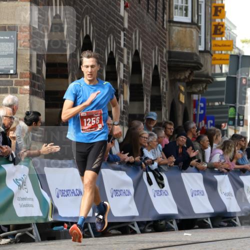13.09.2026 - 21. swb-Marathon Bremen Strokosch-Dieckow http://msf.ph/oto/10303138 13.09.2026 12:54:34 Ziel 1256, 1629, 6112, 9399, 9617 meine-sportfotos.de