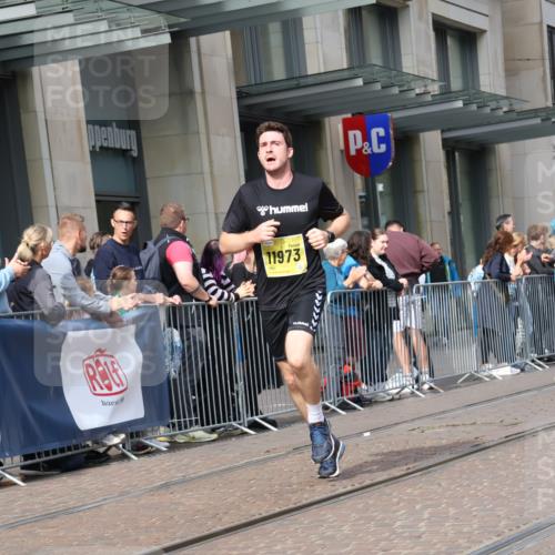 13.09.2026 - 21. swb-Marathon Bremen Strokosch-Dieckow http://msf.ph/oto/10303147 13.09.2026 10:51:12 Ziel 10334, 10348, 10381, 10544, 10763, 10825, 10862, 10887, 10984, 11145, 11787, 12051, 12329, 12424, 12548, 13631, 10200, 10471, 10515, 10537, 10808, 11087, 11170, 11339, 11503, 11537, 11625, 11626, 11801, 11973, 12004, 12133, 12179, 12303, 12351, 12407, 12552 meine-sportfotos.de
