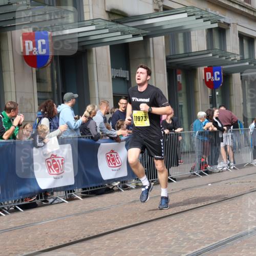 13.09.2026 - 21. swb-Marathon Bremen Strokosch-Dieckow http://msf.ph/oto/10303160 13.09.2026 10:51:12 Ziel 10334, 10348, 10381, 10544, 10763, 10825, 10862, 10887, 10984, 11145, 11787, 12051, 12329, 12424, 12548, 13631, 10200, 10471, 10515, 10537, 10808, 11087, 11170, 11339, 11503, 11537, 11625, 11626, 11801, 11973, 12004, 12133, 12179, 12303, 12351, 12407, 12552 meine-sportfotos.de