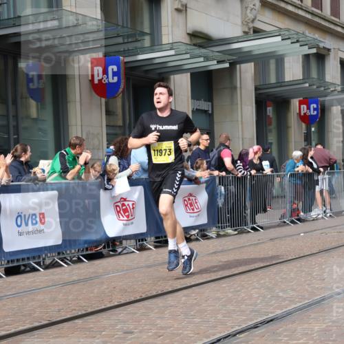 13.09.2026 - 21. swb-Marathon Bremen Strokosch-Dieckow http://msf.ph/oto/10303173 13.09.2026 10:51:12 Ziel 10334, 10348, 10381, 10544, 10763, 10825, 10862, 10887, 10984, 11145, 11787, 12051, 12329, 12424, 12548, 13631, 10200, 10471, 10515, 10537, 10808, 11087, 11170, 11339, 11503, 11537, 11625, 11626, 11801, 11973, 12004, 12133, 12179, 12303, 12351, 12407, 12552 meine-sportfotos.de