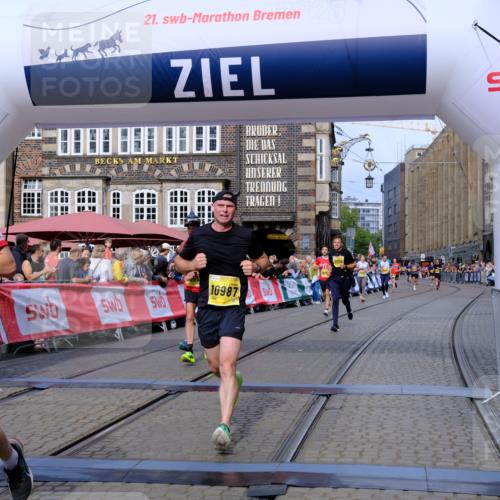 13.09.2026 - 21. swb-Marathon Bremen Tim E. http://msf.ph/oto/10303174 13.09.2026 10:46:00 Ziel 10464, 10541, 10583, 10987, 11015, 11063, 11279, 11559, 11762, 11845, 12033, 12069, 12087, 12290, 12355, 13532, 13595, 13628 meine-sportfotos.de