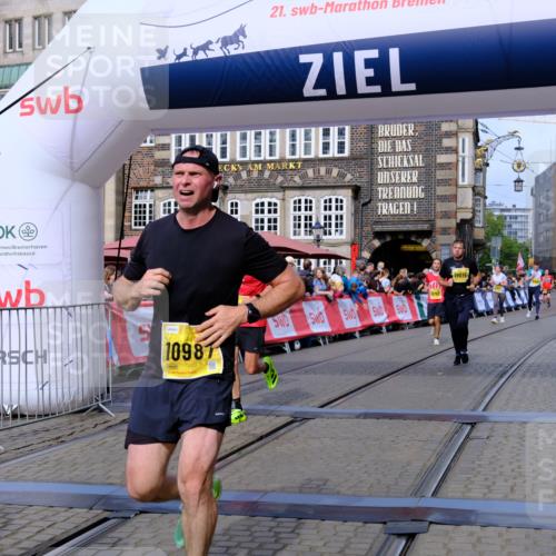 13.09.2026 - 21. swb-Marathon Bremen Tim E. http://msf.ph/oto/10303201 13.09.2026 10:46:01 Ziel 10464, 10541, 10583, 10987, 11015, 11063, 11279, 11559, 11762, 11845, 12033, 12069, 12087, 12290, 12355, 13532, 13595, 13628 meine-sportfotos.de