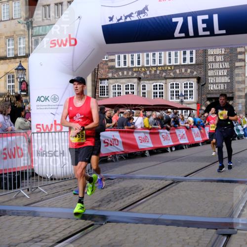 13.09.2026 - 21. swb-Marathon Bremen Tim E. http://msf.ph/oto/10303224 13.09.2026 10:46:02 Ziel 10464, 10541, 10583, 10987, 11015, 11063, 11279, 11559, 11762, 11845, 12033, 12069, 12087, 12290, 13532, 13595, 13628 meine-sportfotos.de
