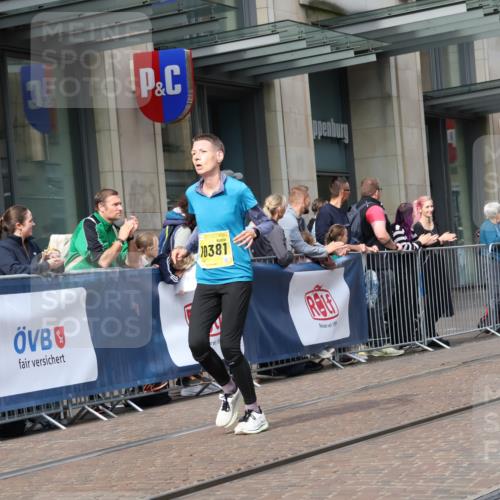 13.09.2026 - 21. swb-Marathon Bremen Strokosch-Dieckow http://msf.ph/oto/10303246 13.09.2026 10:51:16 Ziel 10162, 10281, 10334, 10348, 10381, 10467, 10544, 10763, 10825, 10862, 10984, 11145, 11273, 11542, 11733, 11787, 12329, 12424, 12548, 13631, 10200, 10471, 10515, 10808, 10887, 11087, 11339, 11503, 11537, 11625, 11626, 11801, 11973, 12004, 12051, 12133, 12303, 12351, 12407, 12552 meine-sportfotos.de