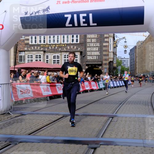 13.09.2026 - 21. swb-Marathon Bremen Tim E. http://msf.ph/oto/10303251 13.09.2026 10:46:03 Ziel 10436, 10464, 10541, 10583, 10987, 11015, 11063, 11279, 11559, 11762, 11845, 12033, 12069, 12087, 13532, 13595, 13628 meine-sportfotos.de
