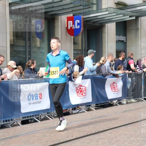 13.09.2026 - 21. swb-Marathon Bremen Strokosch-Dieckow http://msf.ph/oto/10303255 13.09.2026 10:51:16 Ziel 10162, 10281, 10334, 10348, 10381, 10467, 10544, 10763, 10825, 10862, 10984, 11145, 11273, 11542, 11733, 11787, 12329, 12424, 12548, 13631, 10200, 10471, 10515, 10808, 10887, 11087, 11339, 11503, 11537, 11625, 11626, 11801, 11973, 12004, 12051, 12133, 12303, 12351, 12407, 12552 meine-sportfotos.de