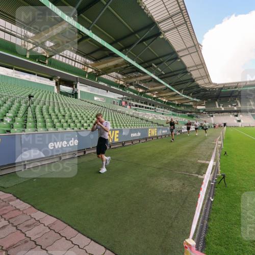 13.09.2026 - 21. swb-Marathon Bremen Michael Burmester http://msf.ph/oto/10303256 13.09.2026 12:45:32 Laufen im Stadion 195, 280, 339, 474, 493, 508, 567, 678, 681, 697, 715, 788, 1017, 1034, 1181, 1241, 1264, 1277, 1301, 1335, 1498, 1696, 1863, 1937, 1975, 2020, 2084, 2098, 2297, 2889, 3092, 3271, 3609, 4110, 4118, 4157, 4328, 5092, 5719, 5996, 6918, 6973, 7015, 7206, 7265, 7336, 7478, 7715, 8028, 8054, 8096, 8319, 8325, 8331, 8670, 8701, 8756, 8936, 9070, 9129, 9137, 9273, 9306, 9495, 9583, 9642, 13063, 13168, 13237, 439, 650, 957, 1336, 1411, 1667, 1822, 1850 meine-sportfotos.de