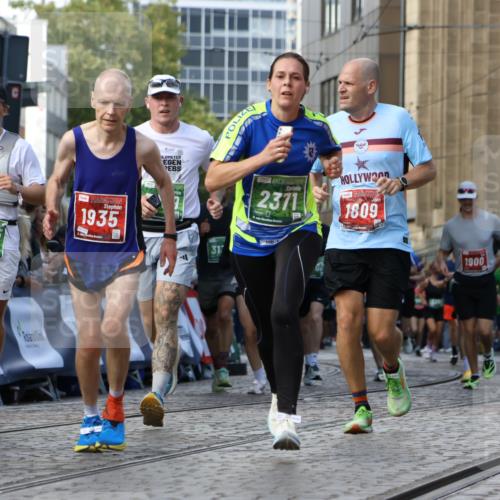 13.09.2026 - 21. swb-Marathon Bremen Strokosch-Dieckow http://msf.ph/oto/10303266 13.09.2026 13:23:27 Ziel 1809, 1900, 1935, 2306, 2367, 2427, 2827, 2914, 2961, 3098, 3233, 3374, 3729, 3920, 5114, 7909, 8045, 8231, 8304, 8377, 8671, 8672, 8732, 8787, 8819, 8820, 9827, 9921, 10127, 135, 672, 2371, 2409, 2485, 2490, 2560, 2627, 3078, 3138, 3173, 3642, 3856, 3939, 5908, 6157, 6843, 6848, 8095, 8560, 9088, 9196 meine-sportfotos.de
