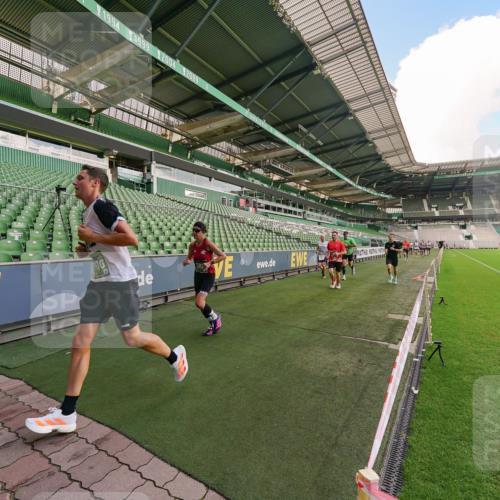 13.09.2026 - 21. swb-Marathon Bremen Michael Burmester http://msf.ph/oto/10303280 13.09.2026 12:45:49 Laufen im Stadion 195, 280, 339, 474, 493, 508, 538, 567, 604, 697, 715, 788, 1017, 1034, 1181, 1241, 1264, 1277, 1301, 1335, 1696, 1863, 1937, 1975, 2020, 2084, 2087, 2297, 2809, 2889, 3092, 3271, 3609, 4110, 4118, 4157, 4328, 5024, 5092, 5238, 5283, 5674, 5719, 5996, 6918, 7206, 7265, 7336, 7478, 7715, 8054, 8096, 8319, 8325, 8331, 8670, 8701, 8756, 8936, 9070, 9129, 9273, 9306, 9495, 9583, 9642, 13034, 13168, 439, 1411, 1667, 1822, 1850 meine-sportfotos.de