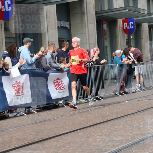 13.09.2026 - 21. swb-Marathon Bremen Strokosch-Dieckow http://msf.ph/oto/10303282 13.09.2026 10:51:17 Ziel 10162, 10281, 10334, 10348, 10381, 10467, 10544, 10763, 10825, 10862, 10984, 11145, 11273, 11542, 11733, 11787, 12329, 12424, 12548, 13631, 10200, 10381, 10471, 10515, 10808, 10887, 11087, 11339, 11503, 11537, 11625, 11626, 11801, 11973, 12004, 12051, 12133, 12303, 12407, 12552 meine-sportfotos.de