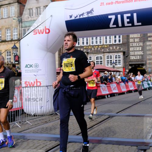 13.09.2026 - 21. swb-Marathon Bremen Tim E. http://msf.ph/oto/10303285 13.09.2026 10:46:05 Ziel 10436, 10464, 10541, 10583, 10987, 11015, 11063, 11279, 11559, 11762, 11845, 12033, 12069, 12087, 12556, 12557, 13532, 13595, 13628 meine-sportfotos.de