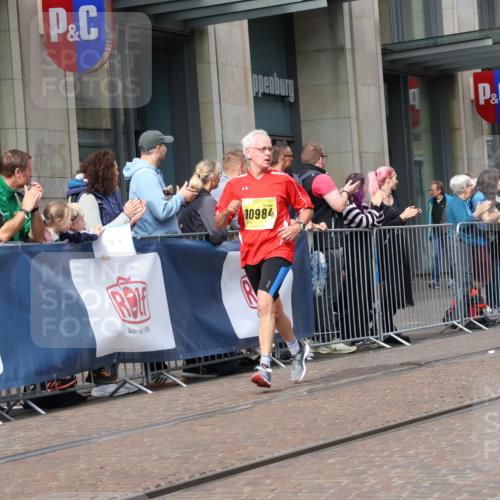 13.09.2026 - 21. swb-Marathon Bremen Strokosch-Dieckow http://msf.ph/oto/10303294 13.09.2026 10:51:18 Ziel 10162, 10281, 10334, 10348, 10467, 10544, 10763, 10825, 10862, 10984, 11145, 11273, 11542, 11733, 11787, 12329, 12424, 12548, 13631, 10200, 10381, 10471, 10515, 10808, 10887, 11339, 11503, 11537, 11625, 11626, 11801, 11973, 12004, 12051, 12133, 12303, 12407, 12552 meine-sportfotos.de