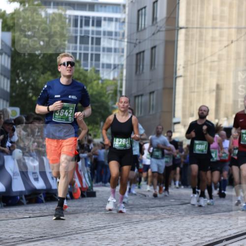 13.09.2026 - 21. swb-Marathon Bremen Strokosch-Dieckow http://msf.ph/oto/10303316 13.09.2026 13:23:38 Ziel 1900, 2306, 2427, 2827, 2899, 2961, 3374, 3531, 3729, 3861, 3920, 5820, 5821, 6923, 8045, 8231, 8304, 8732, 8787, 8863, 9436, 9827, 10127, 2288, 2485, 2517, 2560, 3642, 4601, 4671, 5011, 5116, 5231, 6157, 6332, 6648, 7216, 7357, 7475, 8051, 8052, 8095, 8290, 10115, 13197 meine-sportfotos.de