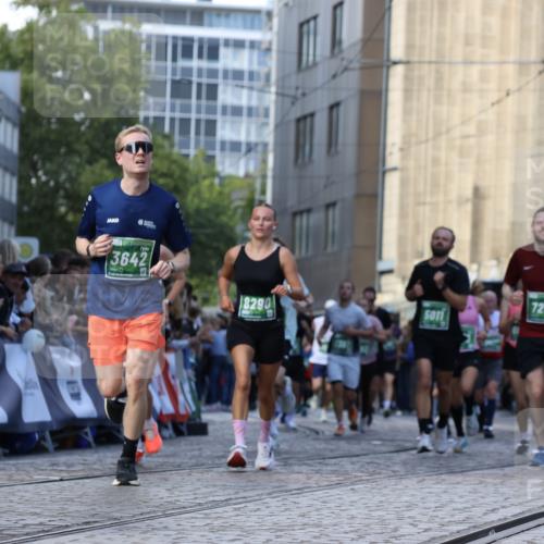 13.09.2026 - 21. swb-Marathon Bremen Strokosch-Dieckow http://msf.ph/oto/10303326 13.09.2026 13:23:38 Ziel 1900, 2306, 2427, 2827, 2899, 2961, 3374, 3531, 3729, 3861, 3920, 5820, 5821, 6923, 8045, 8231, 8304, 8732, 8787, 8863, 9436, 9827, 10127, 2288, 2485, 2517, 2560, 3642, 4601, 4671, 5011, 5116, 5231, 6157, 6332, 6648, 7216, 7357, 7475, 8051, 8052, 8095, 8290, 10115, 13197 meine-sportfotos.de