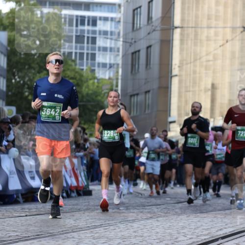 13.09.2026 - 21. swb-Marathon Bremen Strokosch-Dieckow http://msf.ph/oto/10303335 13.09.2026 13:23:38 Ziel 1900, 2306, 2427, 2827, 2899, 2961, 3374, 3531, 3729, 3861, 3920, 5820, 5821, 6923, 8045, 8231, 8304, 8732, 8787, 8863, 9436, 9827, 10127, 2288, 2485, 2517, 2560, 3642, 4601, 4671, 5011, 5116, 5231, 6157, 6332, 6648, 7216, 7357, 7475, 8051, 8052, 8095, 8290, 10115, 13197 meine-sportfotos.de