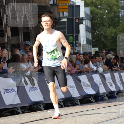 13.09.2026 - 21. swb-Marathon Bremen Strokosch-Dieckow http://msf.ph/oto/10303338 13.09.2026 12:55:13 Ziel 13085, 3744 meine-sportfotos.de