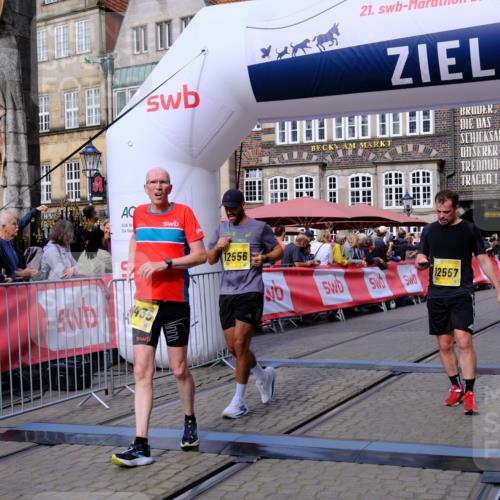 13.09.2026 - 21. swb-Marathon Bremen Tim E. http://msf.ph/oto/10303348 13.09.2026 10:46:14 Ziel 10436, 11015, 11279, 11762, 11956, 12033, 12069, 12556, 12557, 13529, 13612 meine-sportfotos.de